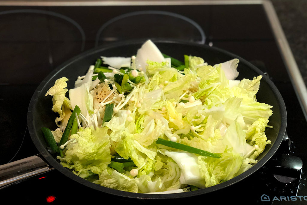 anovaでつくる鶏胸肉と蒸し野菜のクリームソース