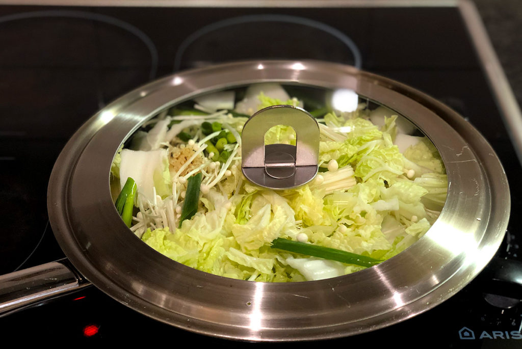 anovaでつくる鶏胸肉と蒸し野菜のクリームソース