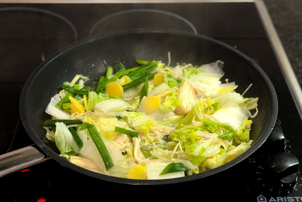 anovaでつくる鶏胸肉と蒸し野菜のクリームソース