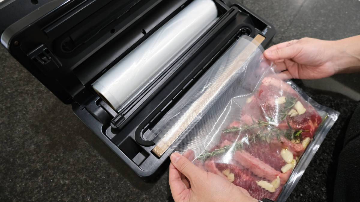 真空パック機「Anova Precision Vacuum Sealer Pro」レビュー