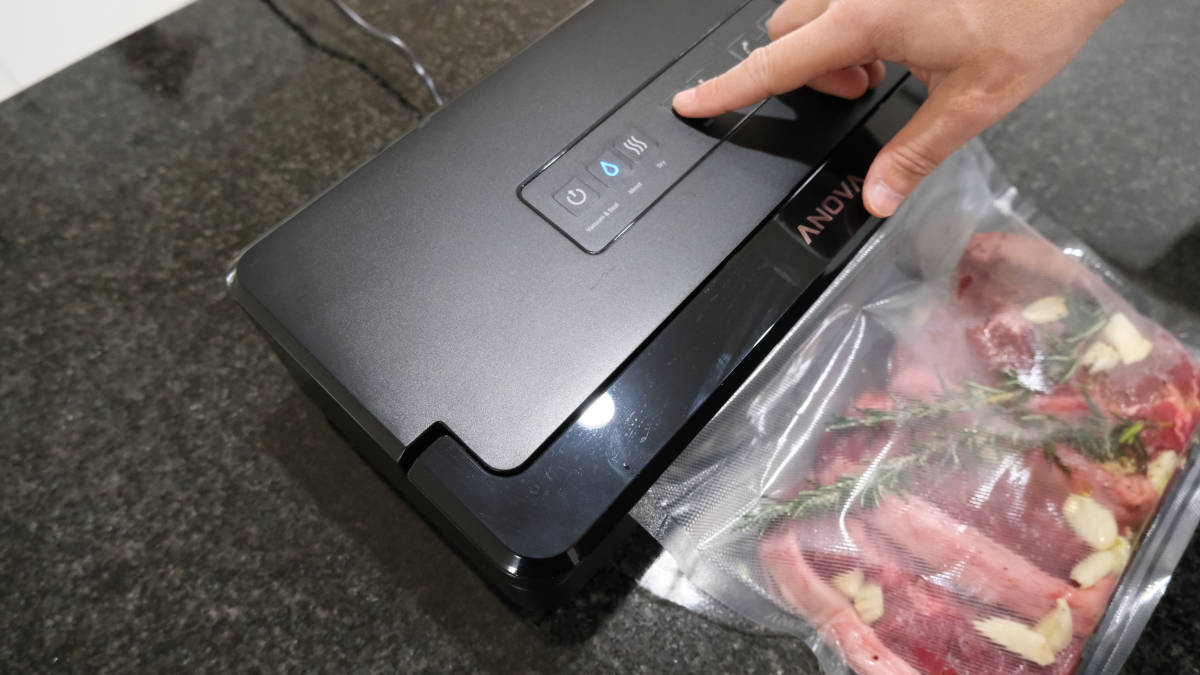 真空パック機「Anova Precision Vacuum Sealer Pro」レビュー